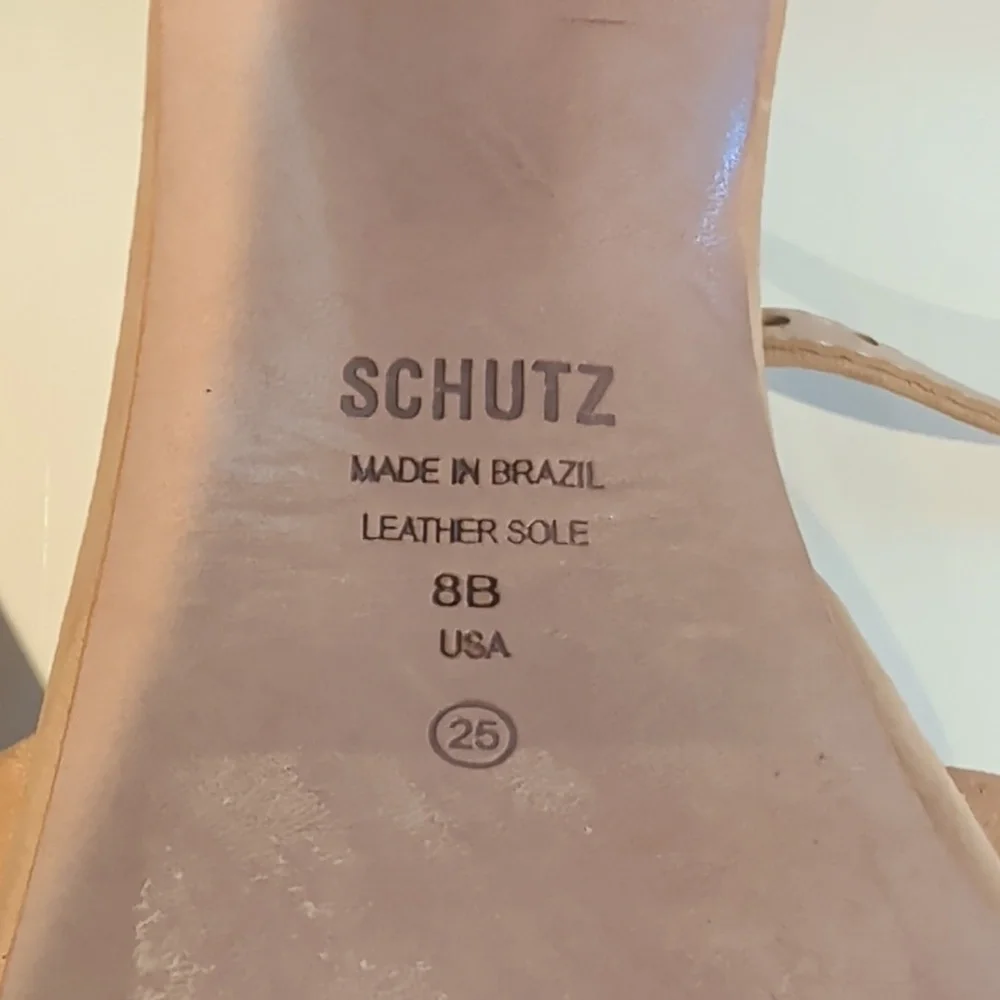 Schutz, Keefa, Beige Ankle Strap Platform Sandals/Heels. Size 8